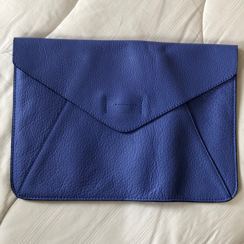 Lovely blue Gap leather pouch! Never used!